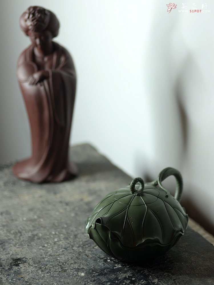 紫砂壶图片：清风徐徐 荷叶微卷有清香之和合  孙伟强张新亚原创作品 至美清廉 - 宜兴紫砂壶网