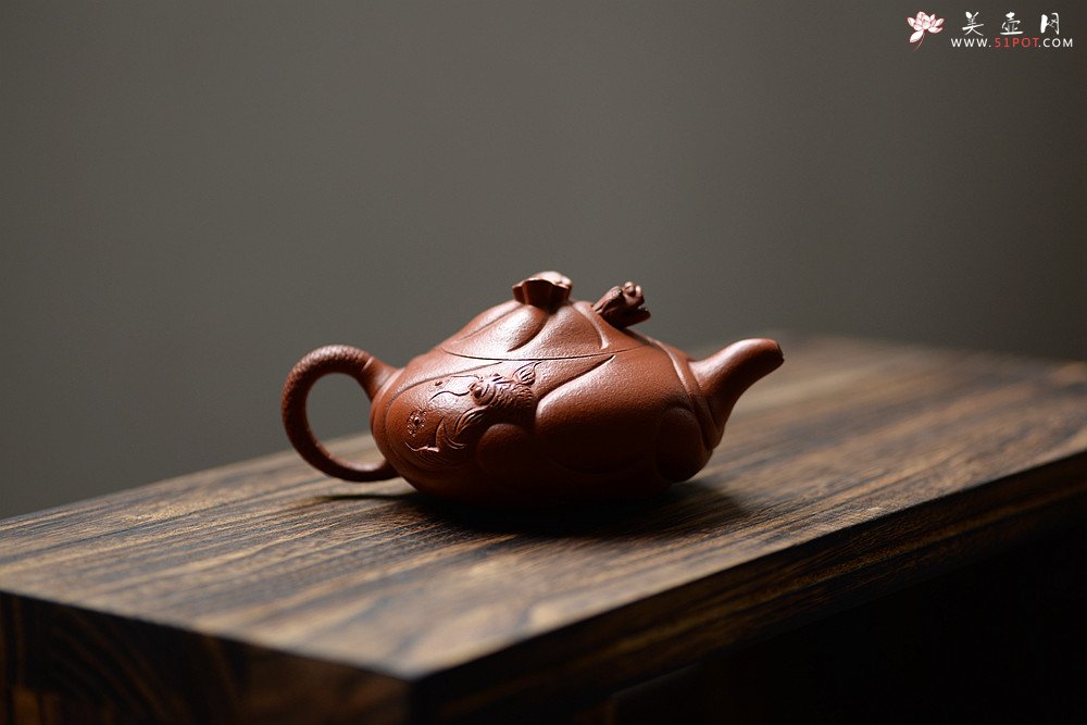 紫砂壶图片：器形端庄   朱泥鱼化龙 难度颇大 - 宜兴紫砂壶网