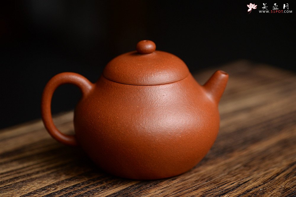 紫砂壶图片：许学军新作 壶体细腻 身型挺拔  全手玉茗 优质朱砂泥 - 宜兴紫砂壶网