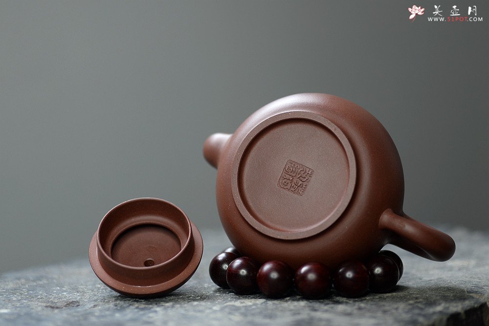 紫砂壶图片：道洪风格之全手悦志 温润如玉 蒋柯作品 饱满可人 - 宜兴紫砂壶网