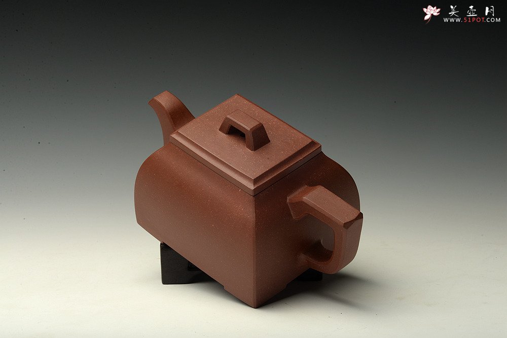 紫砂壶图片：厚重大气 全手琮鼎四方 - 宜兴紫砂壶网