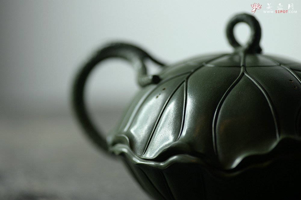 紫砂壶图片：清风徐徐 荷叶微卷有清香之和合  孙伟强张新亚原创作品 至美清廉 - 宜兴紫砂壶网