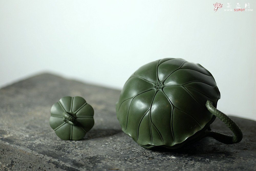 紫砂壶图片：清风徐徐 荷叶微卷有清香之和合  孙伟强张新亚原创作品 至美清廉 - 宜兴紫砂壶网