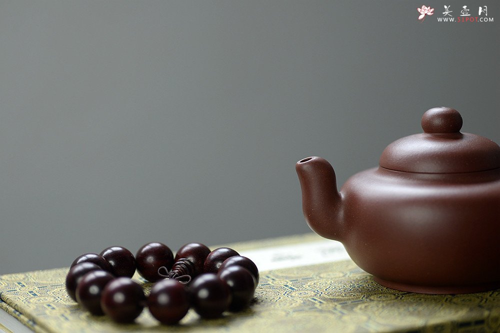 紫砂壶图片：道洪风格之全手悦志 温润如玉 蒋柯作品 饱满可人 - 宜兴紫砂壶网