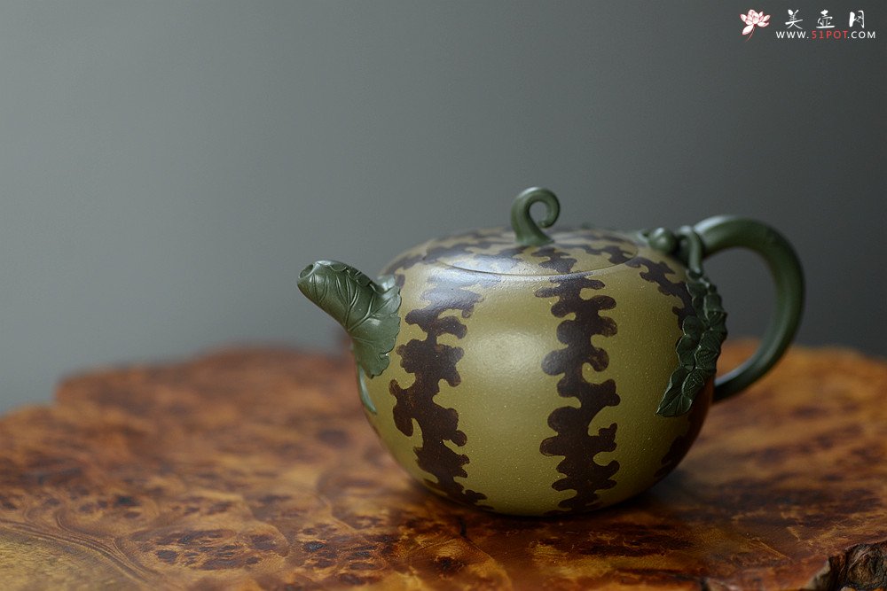 紫砂壶图片：田园情趣 经典花货 丰收西瓜 张新亚孙伟强合作 - 宜兴紫砂壶网