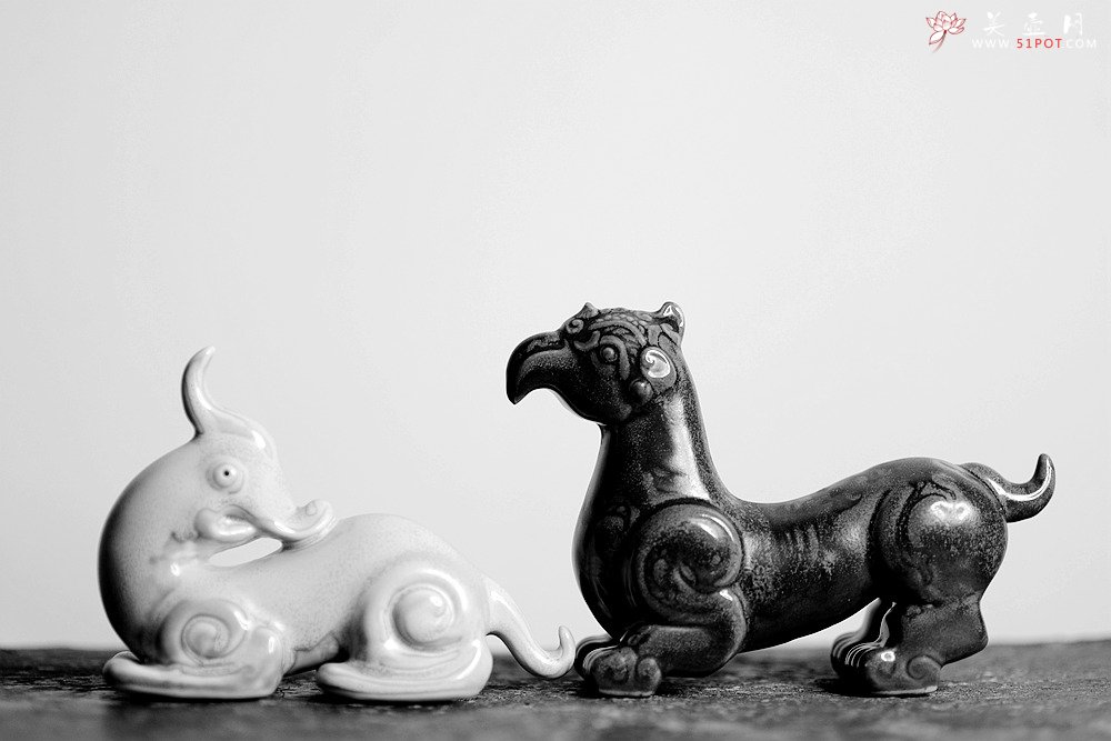 紫砂壶图片：战国时期青铜器 茶宠/镇纸/摆件/笔架  - 宜兴紫砂壶网