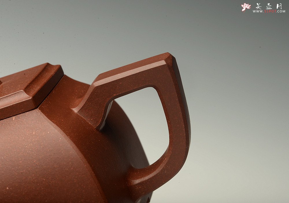 紫砂壶图片：厚重大气 全手琮鼎四方 - 宜兴紫砂壶网