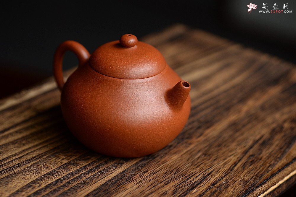 紫砂壶图片：许学军新作 壶体细腻 身型挺拔  全手玉茗 优质朱砂泥 - 宜兴紫砂壶网