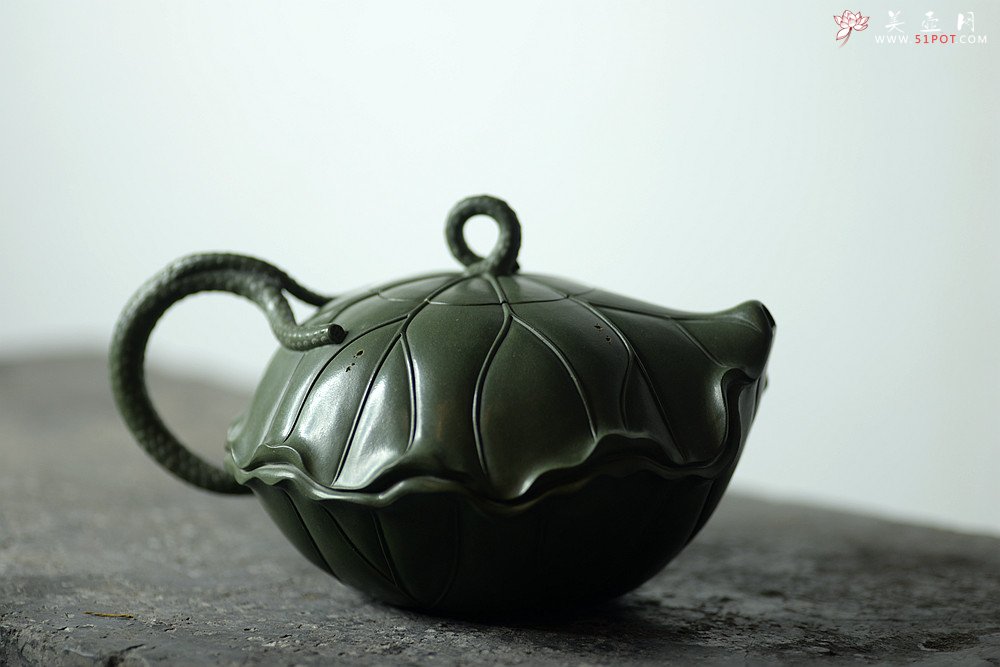 紫砂壶图片：清风徐徐 荷叶微卷有清香之和合  孙伟强张新亚原创作品 至美清廉 - 宜兴紫砂壶网