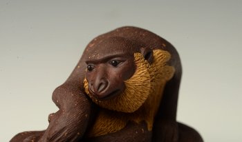 紫砂壶图片：精品茶宠 树桩神猴 神态逼真  - 宜兴紫砂壶网