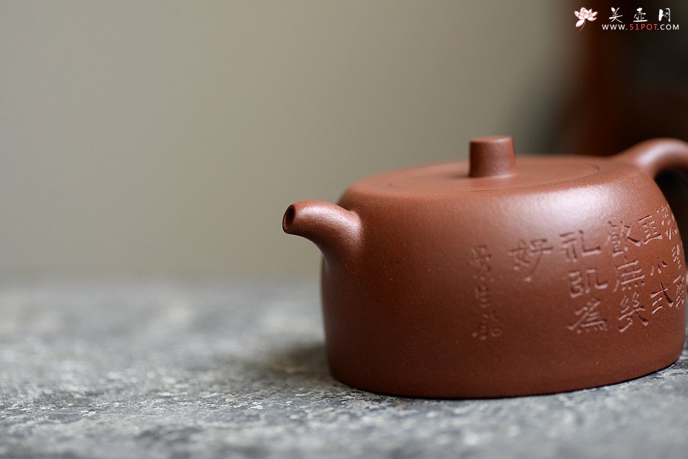 紫砂壶图片：施梦佳近作  全手曼生井栏 文气古朴 - 宜兴紫砂壶网