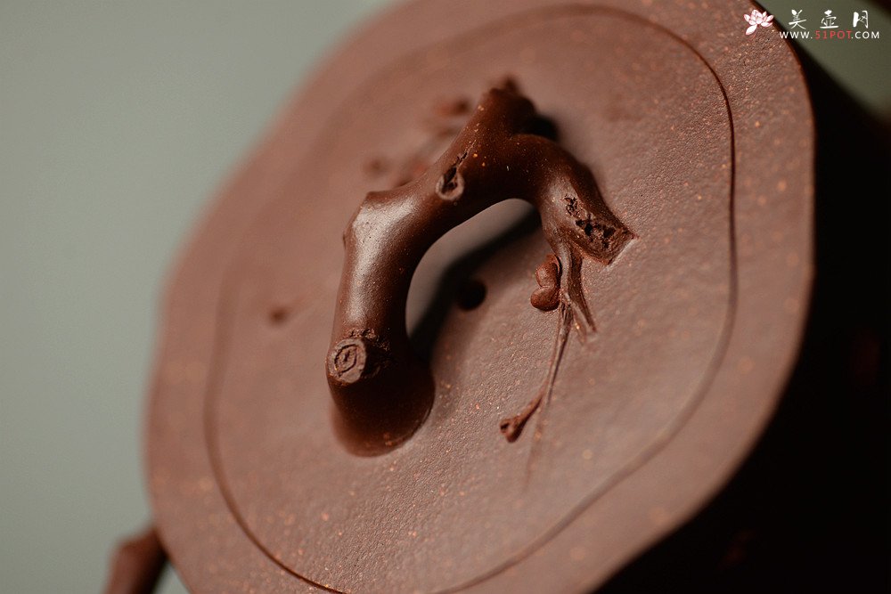 紫砂壶图片：单志萍最新力作 雄厚之风 优雅之作 精品全手红梅争艳 - 宜兴紫砂壶网