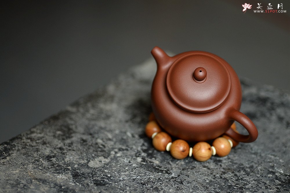 紫砂壶图片：美壶特惠 俞欣荣新作 挺拔俊秀 黄龙山底槽青之古风 实用精品 - 宜兴紫砂壶网