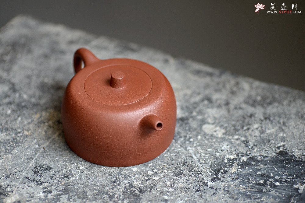 紫砂壶图片：施梦佳近作  全手曼生井栏 文气古朴 - 宜兴紫砂壶网