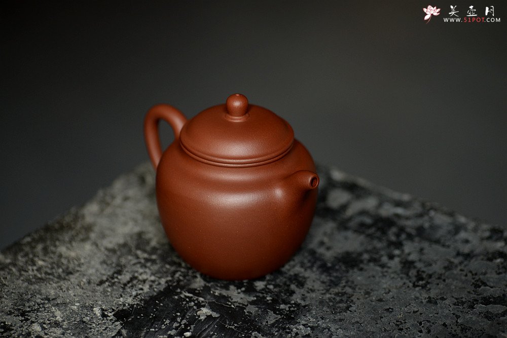 紫砂壶图片：美壶特惠 俞欣荣新作 挺拔俊秀 黄龙山底槽青之古风 实用精品 - 宜兴紫砂壶网