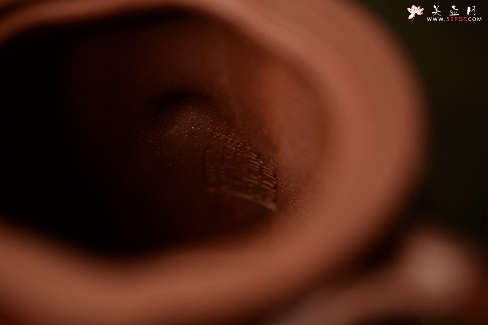 紫砂壶图片：单志萍最新力作 雄厚之风 优雅之作 精品全手红梅争艳 - 宜兴紫砂壶网