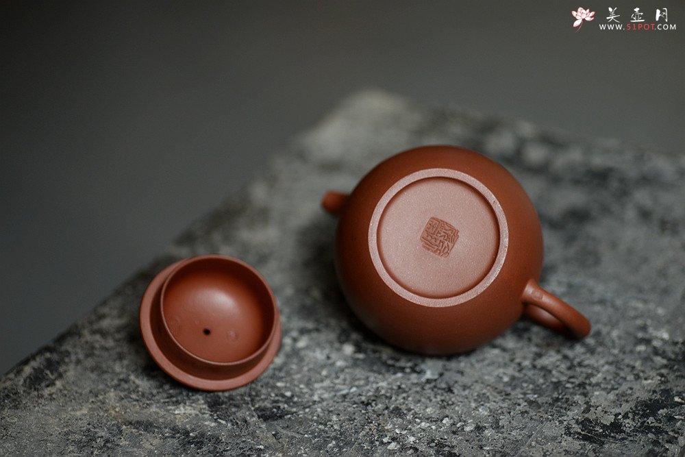 紫砂壶图片：美壶特惠 俞欣荣新作 挺拔俊秀 黄龙山底槽青之古风 实用精品 - 宜兴紫砂壶网