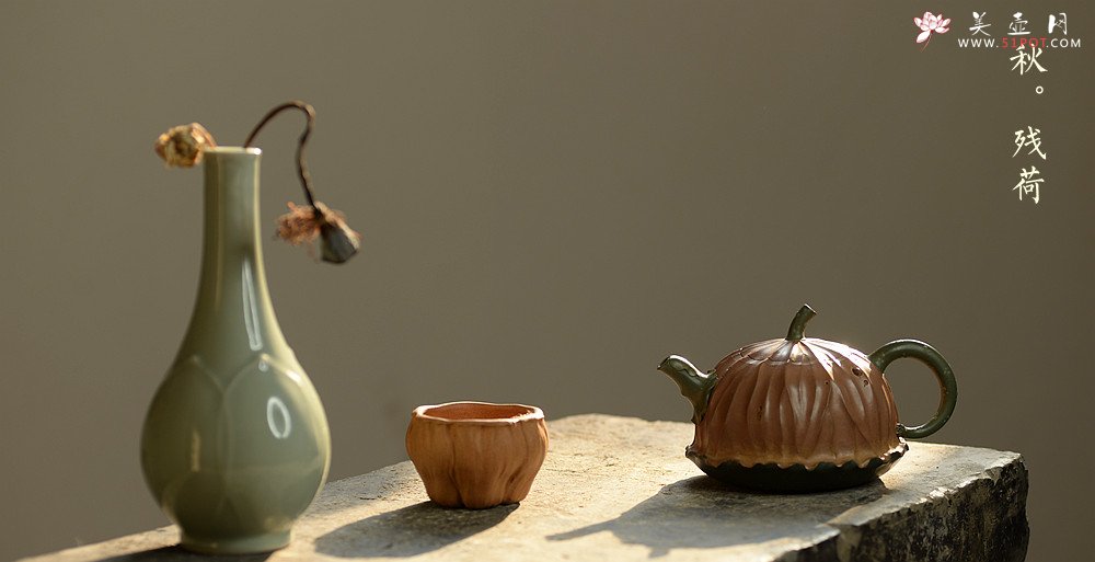 紫砂壶图片：文气十足 意境深远 秋日残荷 孙伟强张新亚合作 - 宜兴紫砂壶网