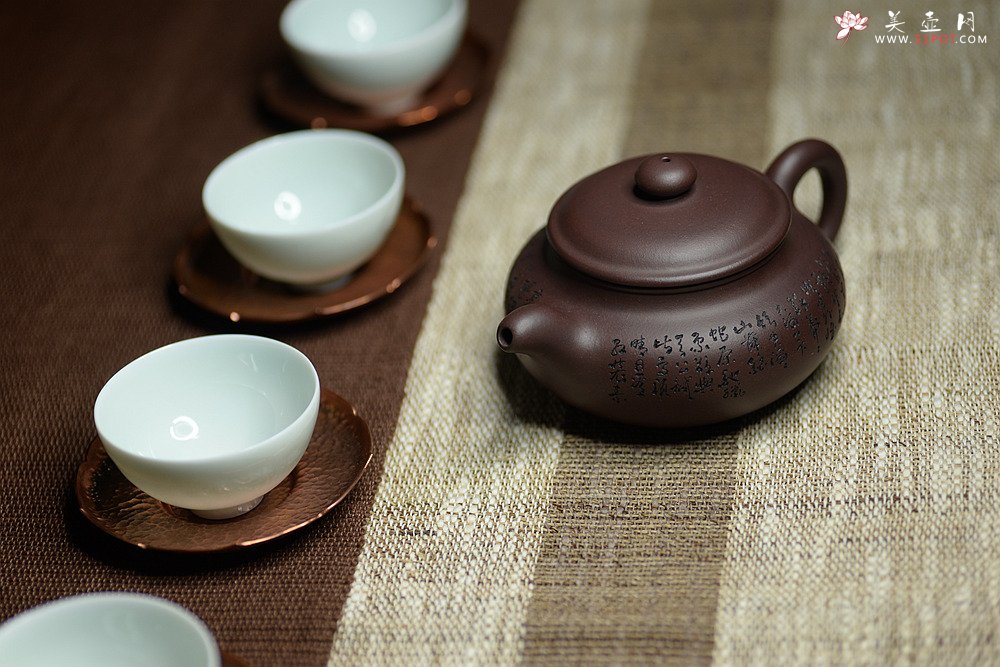 紫砂壶图片：稳重大气 高温老紫泥 大仿古 沁园春 雪 - 宜兴紫砂壶网