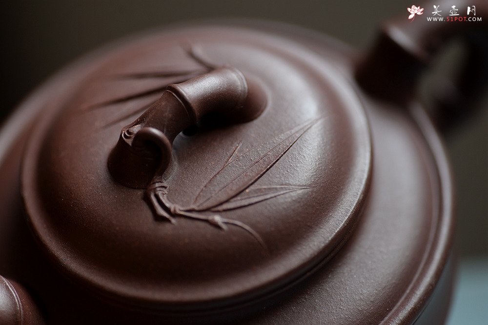 紫砂壶图片：造型端正 双线竹鼓一对 劲道竹叶 飘逸 - 宜兴紫砂壶网