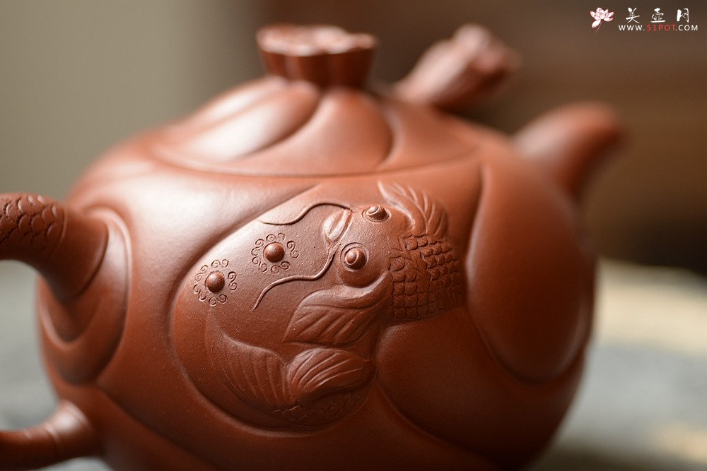 紫砂壶图片：器型饱满  精品扁鱼化龙  做工精细 - 宜兴紫砂壶网