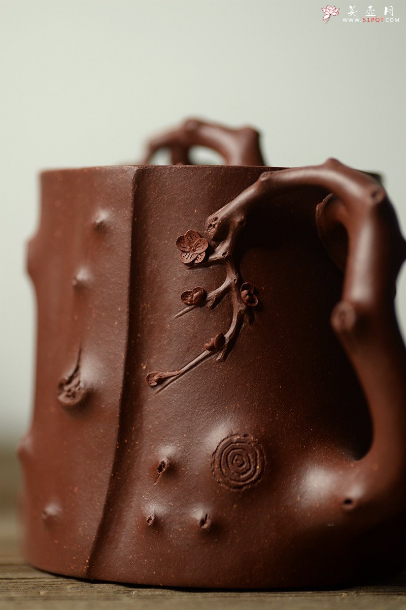 紫砂壶图片：单志萍最新力作 雄厚之风 优雅之作 精品全手红梅争艳 - 宜兴紫砂壶网