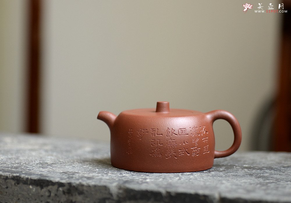 紫砂壶图片：施梦佳近作  全手曼生井栏 文气古朴 - 宜兴紫砂壶网