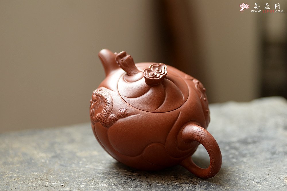 紫砂壶图片：器型饱满  精品扁鱼化龙  做工精细 - 宜兴紫砂壶网