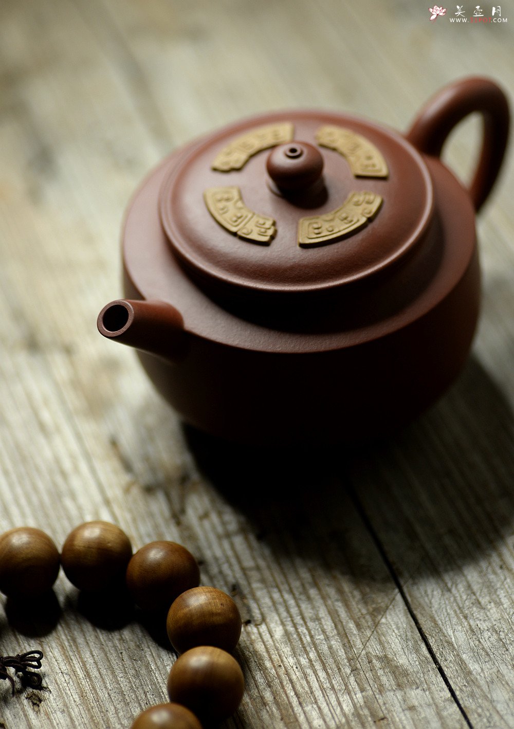 紫砂壶图片：储俊伟最新力作  古朴典雅 全手合璧 - 宜兴紫砂壶网