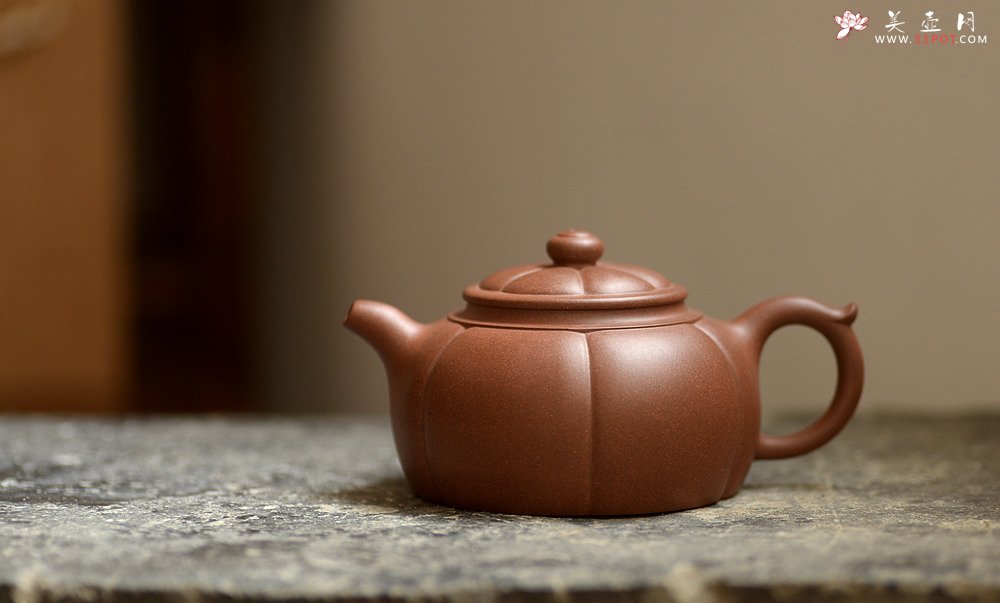 紫砂壶图片：徐亚春老师新作 身桶饱满 明针优秀~筋纹 六合 - 宜兴紫砂壶网