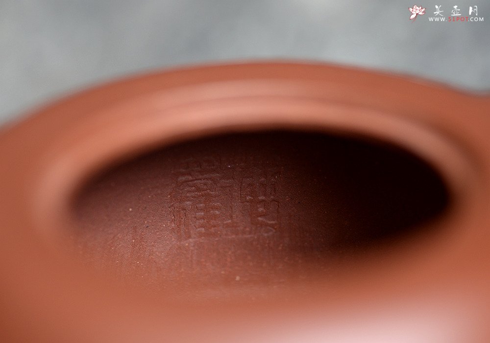 紫砂壶图片：施梦佳近作  全手曼生井栏 文气古朴 - 宜兴紫砂壶网