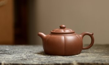 紫砂壶图片：徐亚春老师新作 身桶饱满 明针优秀~筋纹 六合 - 宜兴紫砂壶网