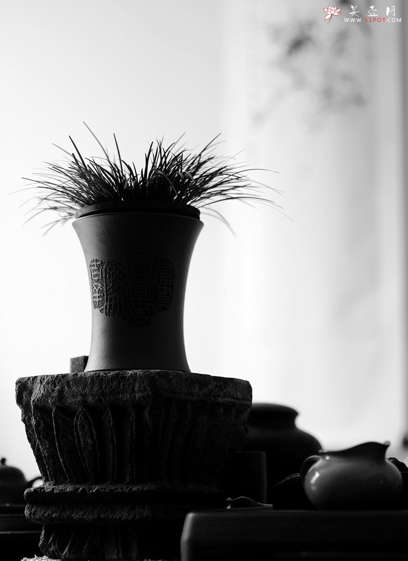 紫砂壶图片：精工佳作 段泥粉朱泥浆 花草四雅之菖蒲花盆 - 宜兴紫砂壶网