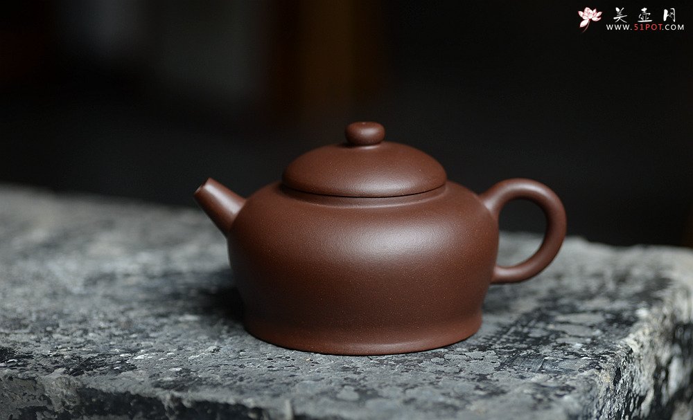 紫砂壶图片：张智耀新作 敦厚稳重 传统实用 全手融月 - 宜兴紫砂壶网