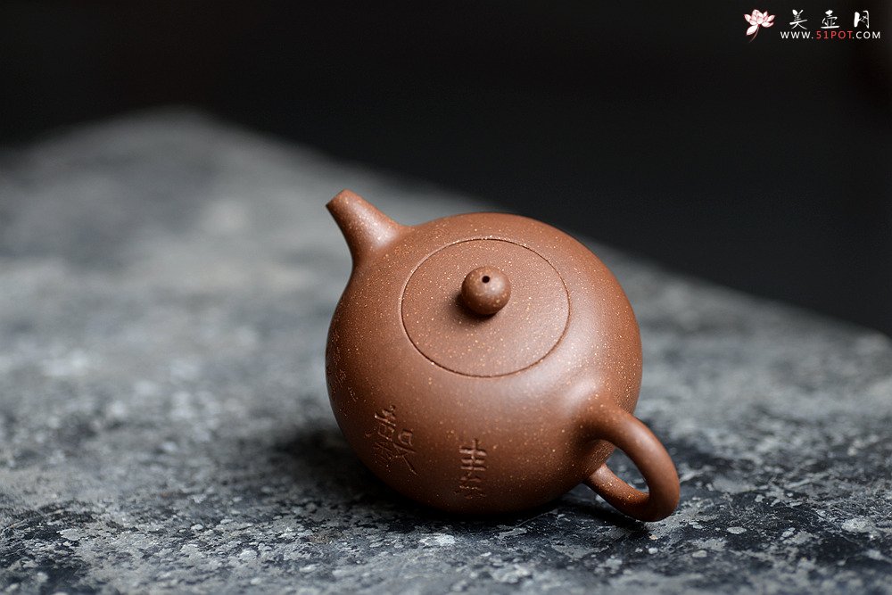 紫砂壶图片：美壶特惠  原矿段泥 玉成窑一粒珠 小巧可人 赏玩皆宜 - 宜兴紫砂壶网