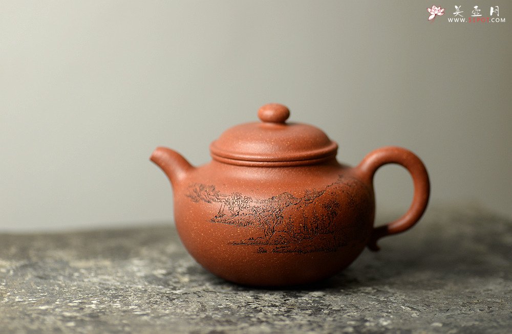 紫砂壶图片：传统实用 山水莲子 优质降坡泥 - 宜兴紫砂壶网