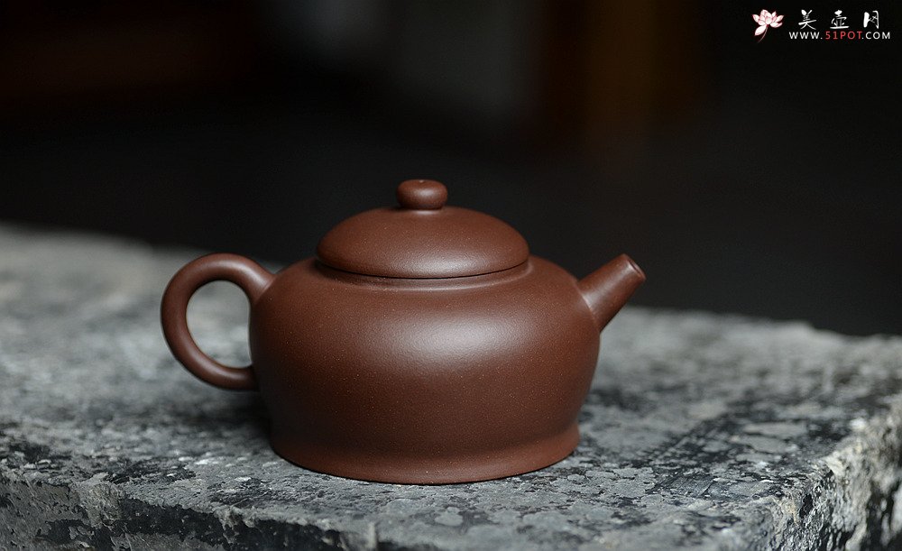 紫砂壶图片：张智耀新作 敦厚稳重 传统实用 全手融月 - 宜兴紫砂壶网