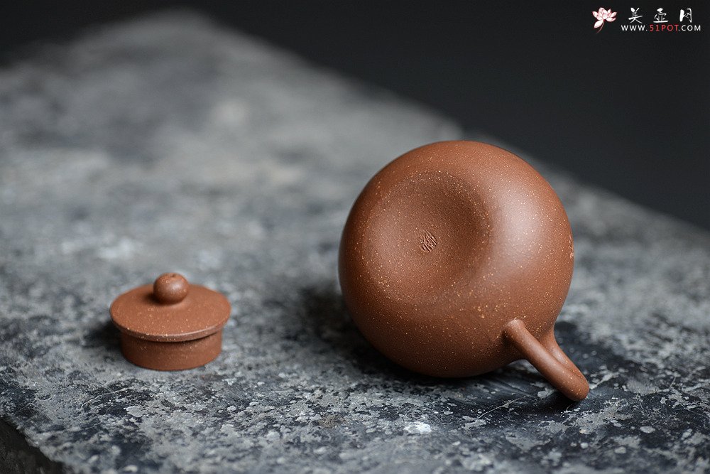 紫砂壶图片：美壶特惠  原矿段泥 玉成窑一粒珠 小巧可人 赏玩皆宜 - 宜兴紫砂壶网