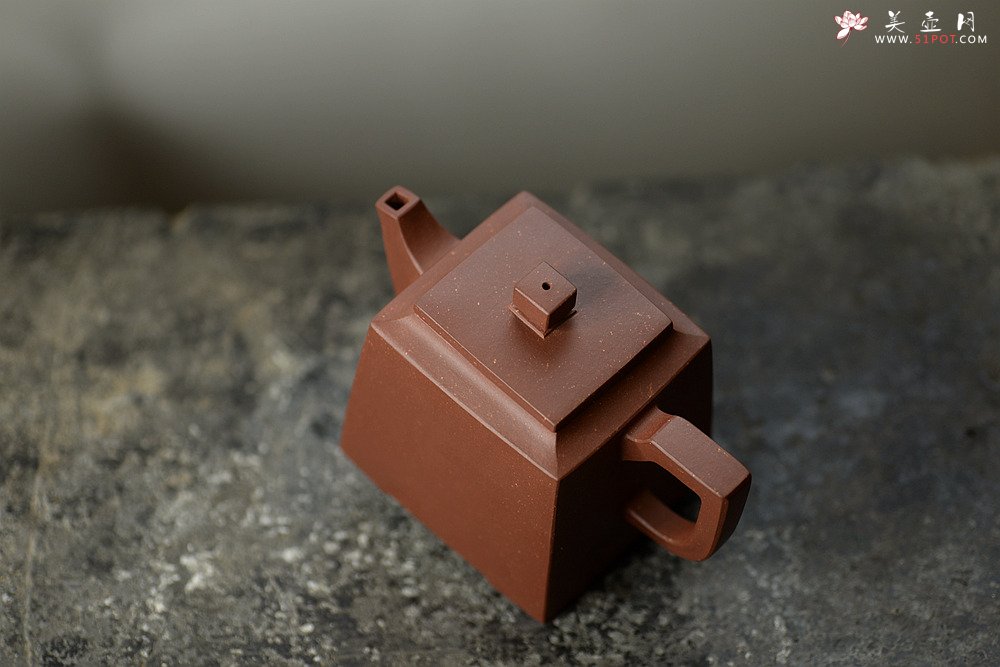 紫砂壶图片：马建鹏作品 全手工雅方壶 优雅大气 - 宜兴紫砂壶网