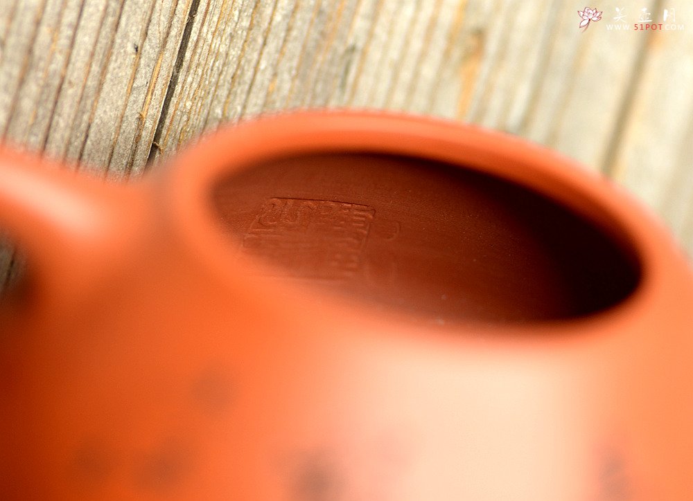 紫砂壶图片：优质小红泥 文气全手石瓢 骨肉均挺之精品 - 宜兴紫砂壶网