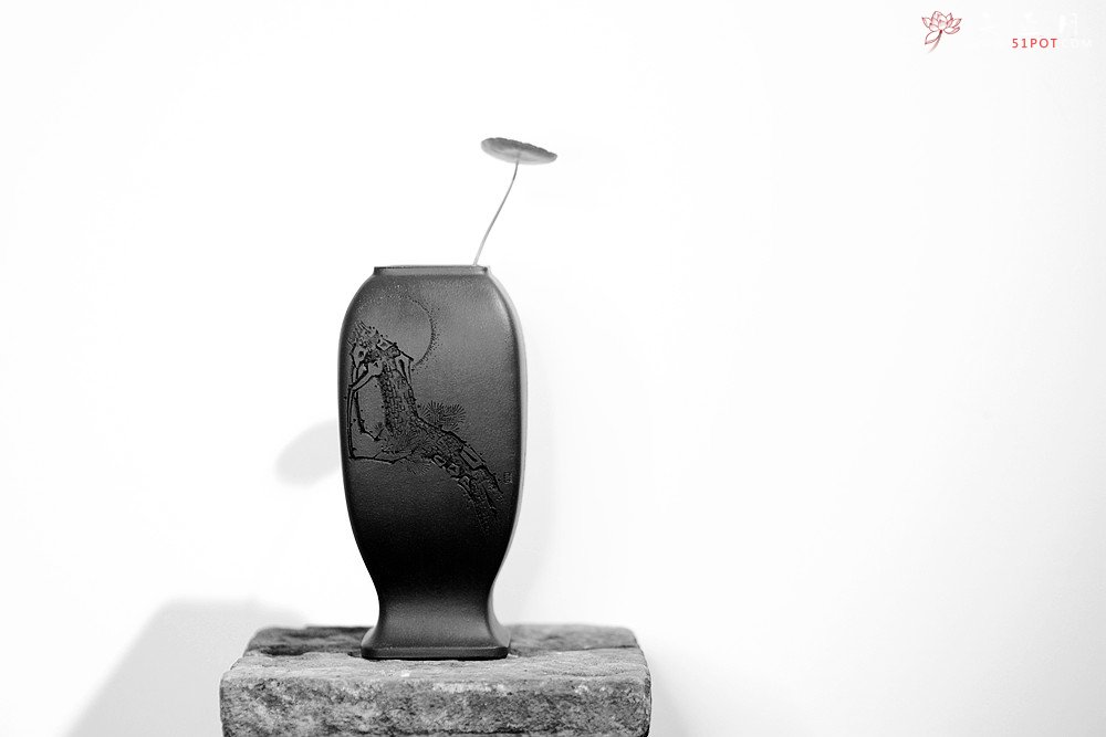 紫砂壶图片：张秋平制作 陆轶舟装饰 全手四方花樽 文气作品~ - 宜兴紫砂壶网