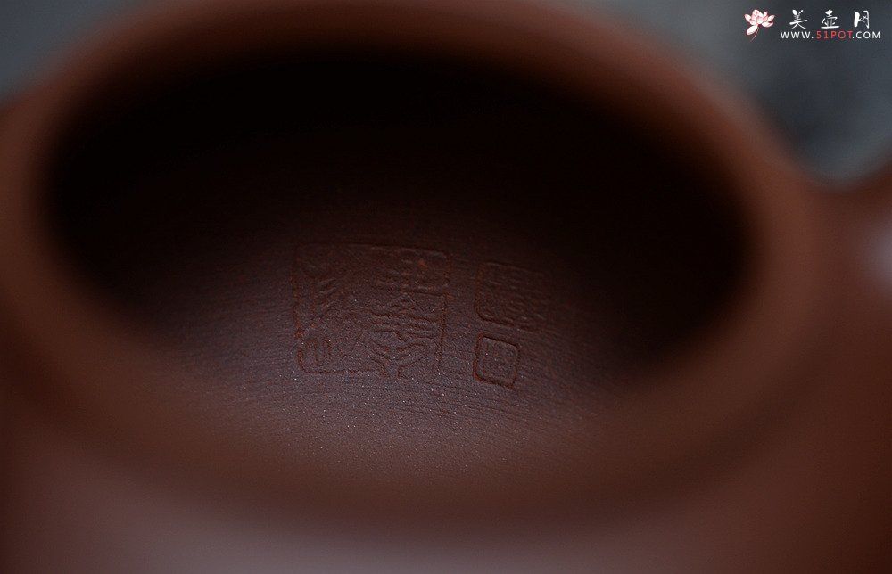 紫砂壶图片：曲峰精品 国师和石装饰 传统刹凹 全手掇只 推荐细品~ - 宜兴紫砂壶网