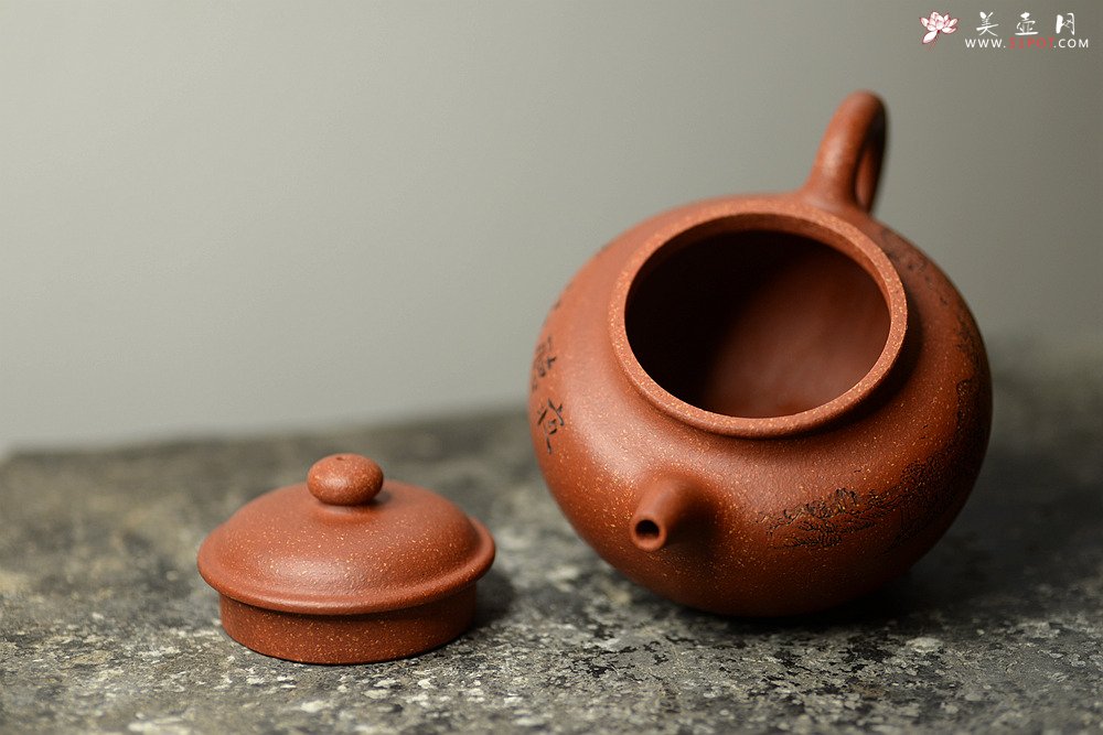 紫砂壶图片：传统实用 山水莲子 优质降坡泥 - 宜兴紫砂壶网