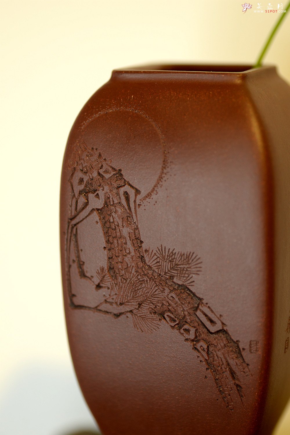 紫砂壶图片：张秋平制作 陆轶舟装饰 全手四方花樽 文气作品~ - 宜兴紫砂壶网