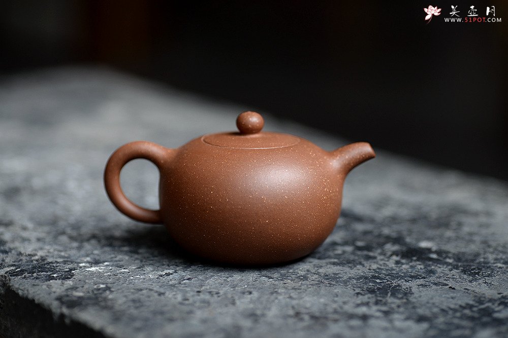 紫砂壶图片：美壶特惠  原矿段泥 玉成窑一粒珠 小巧可人 赏玩皆宜 - 宜兴紫砂壶网