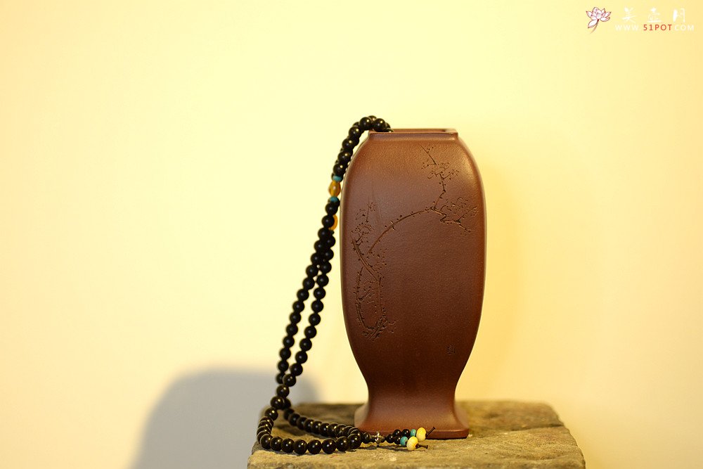 紫砂壶图片：张秋平制作 陆轶舟装饰 全手四方花樽 文气作品~ - 宜兴紫砂壶网