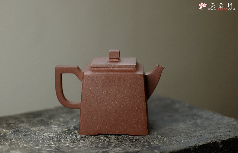 紫砂壶图片：马建鹏作品 全手工雅方壶 优雅大气 - 宜兴紫砂壶网