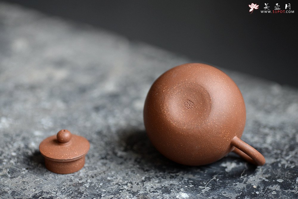紫砂壶图片：美壶特惠  原矿段泥 玉成窑一粒珠 小巧可人 赏玩皆宜 - 宜兴紫砂壶网