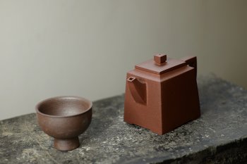 紫砂壶图片：马建鹏作品 全手工雅方壶 优雅大气 - 宜兴紫砂壶网