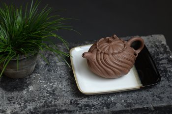 紫砂壶图片：流动的线条 沧桑古朴 岁月波纹~ 柏语 孙伟强张新亚作品 - 宜兴紫砂壶网